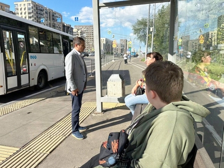 Тимур Магомедов вместе со сторонниками провел мониторинг общественного транспорта в Красногорске.